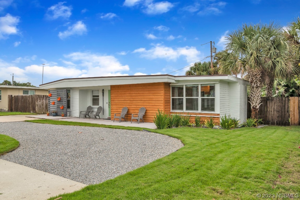 1811 North Peninsula Ave  