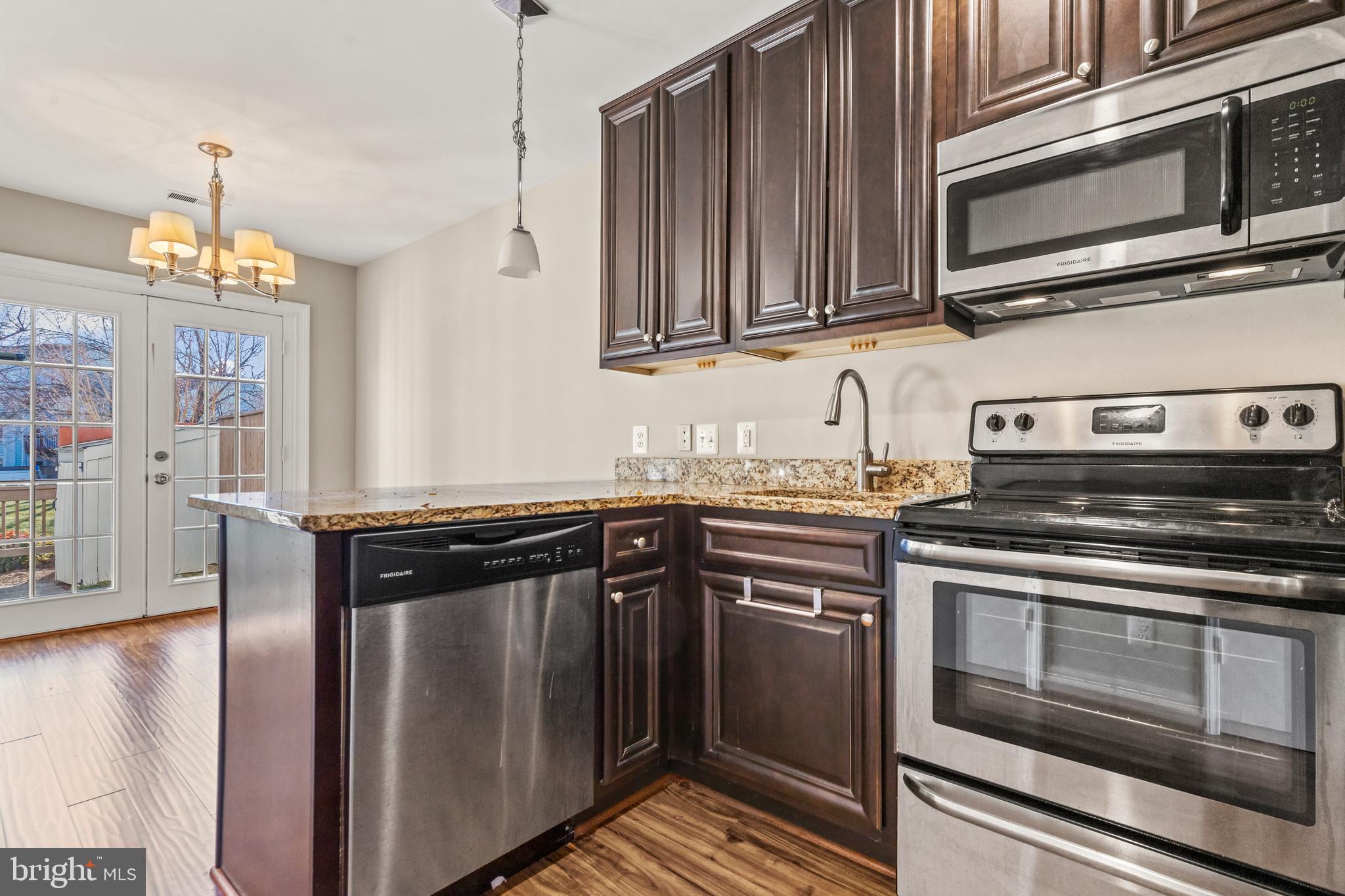 6025 Sunset Ridge Court Centreville, VA 20121 - Photo 11 of 32 Gallery Image 11