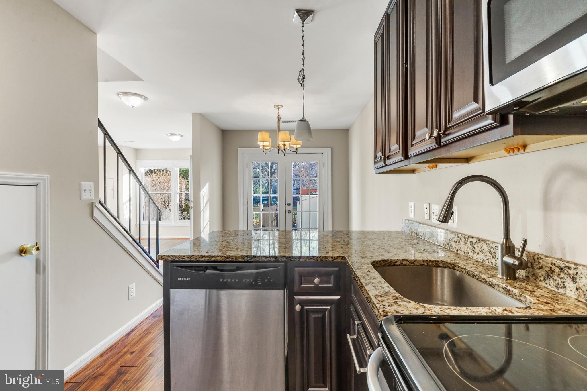 6025 Sunset Ridge Court Centreville, VA 20121 - Photo 12 of 32 Gallery Image 12