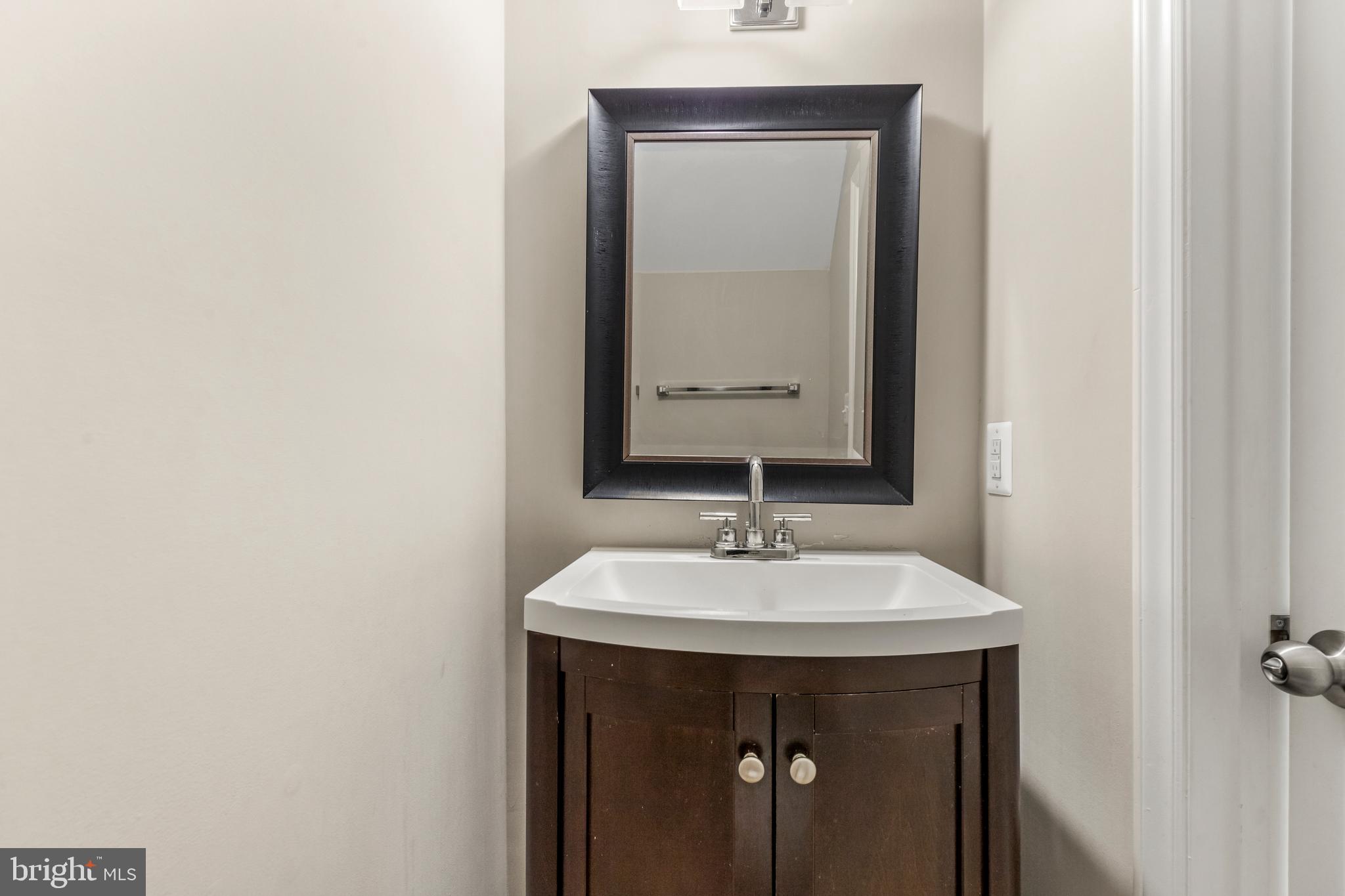 6025 Sunset Ridge Court Centreville, VA 20121 - Photo 20 of 32 Gallery Image 20