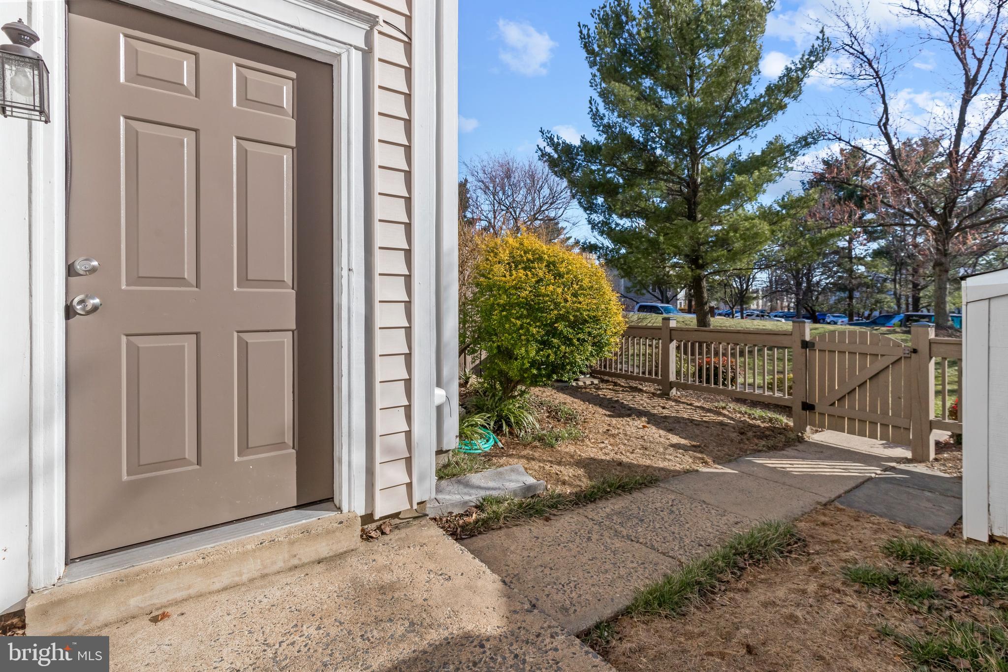 6025 Sunset Ridge Court Centreville, VA 20121 - Photo 4 of 32 Gallery Image 4