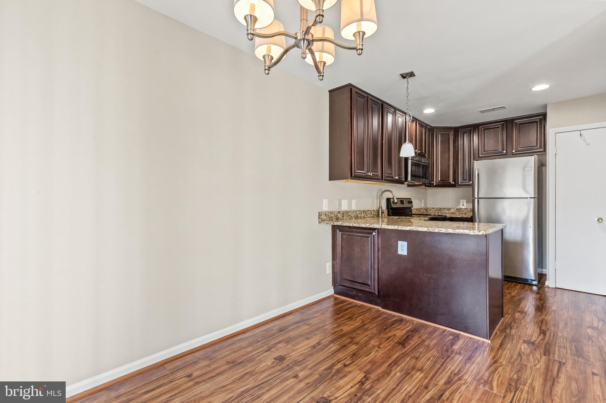 6025 Sunset Ridge Court Centreville, VA 20121 - Photo 5 of 32 Gallery Image 5