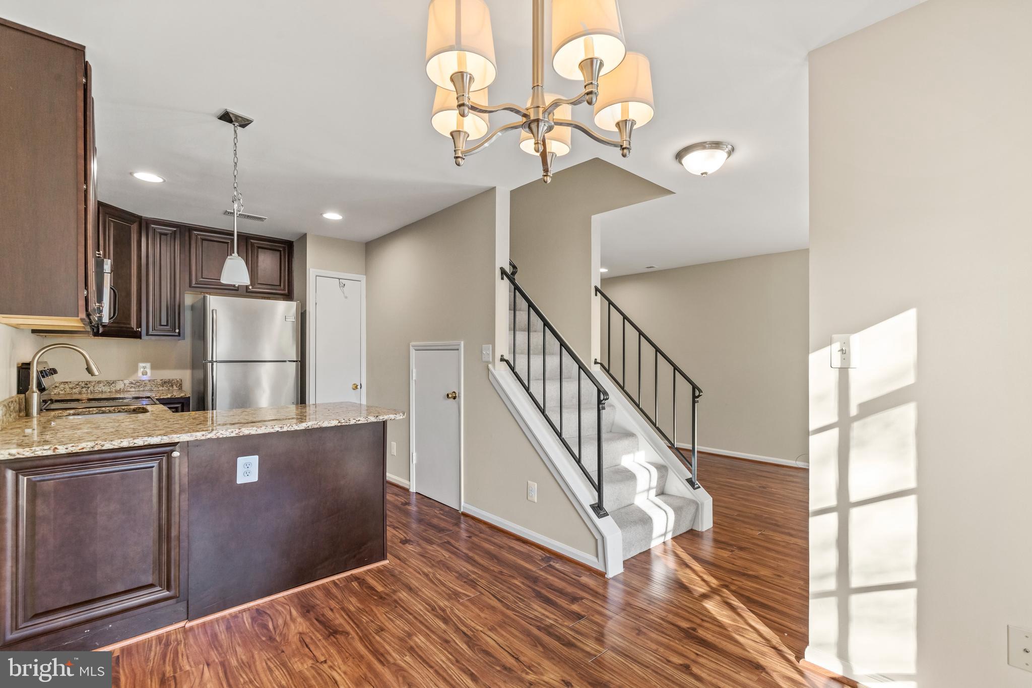 6025 Sunset Ridge Court Centreville, VA 20121 - Photo 7 of 32 Gallery Image 7
