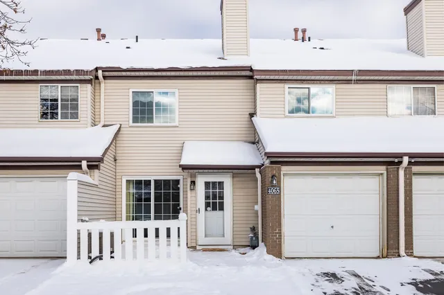 $210,000 | 4065 Wilshire Circle, Unit 8, Shoreview, MN 55126