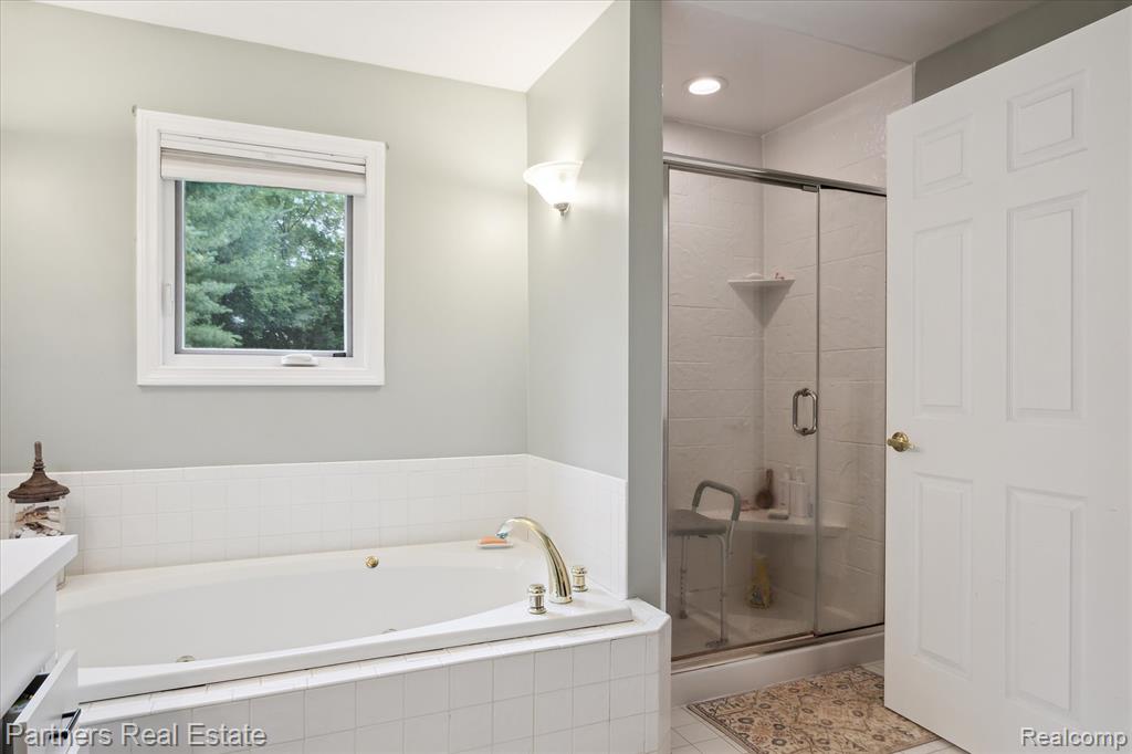 1369 Hunter Road Brighton, MI 48114 - Photo 32 of 50