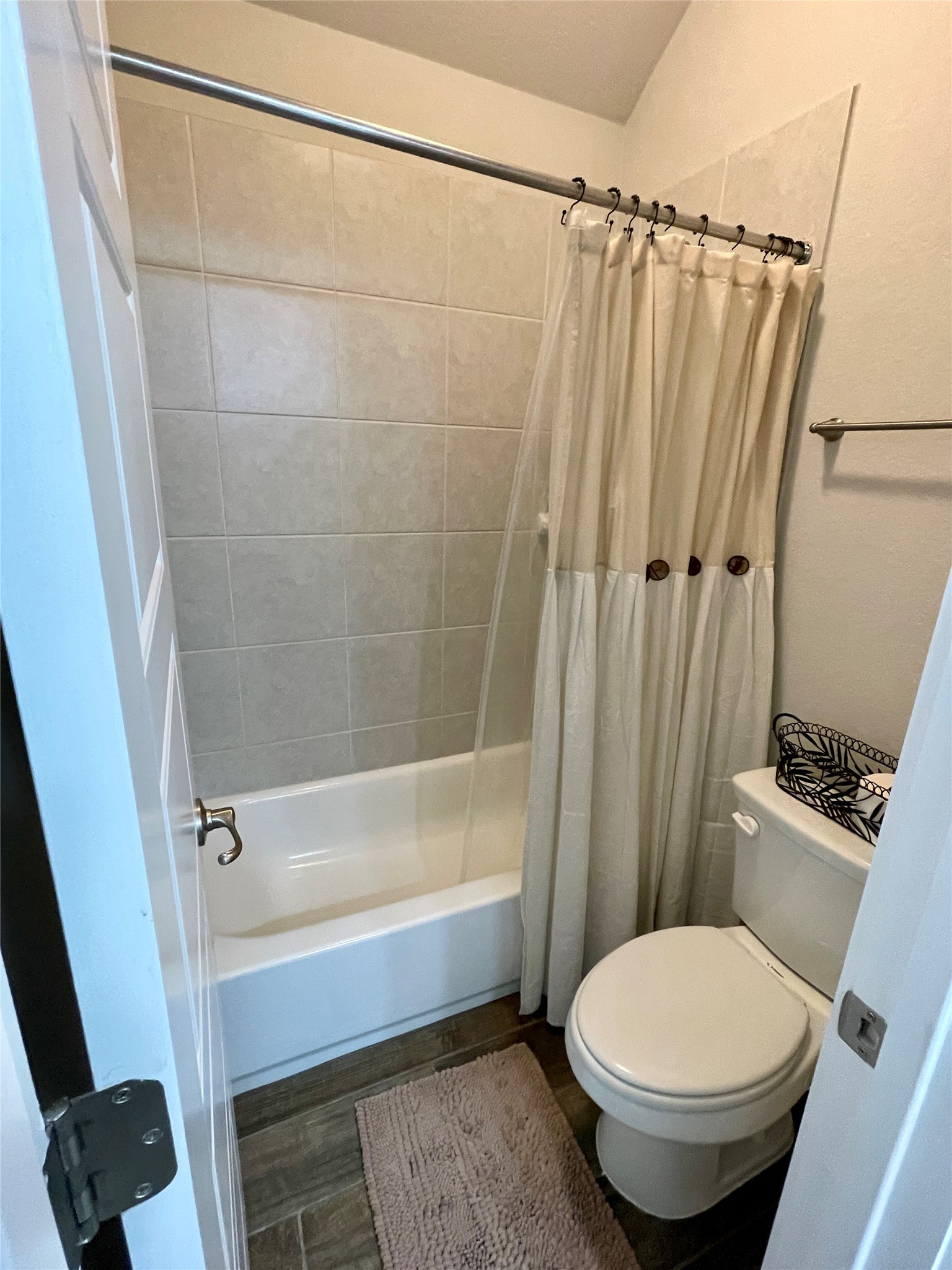 120 Sail Wind Way Georgetown, TX 78633 - Photo 20 of 25 a bathroom with a sink and a mirror