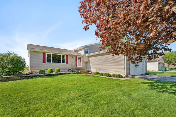 $300,000 | 2062 West Garden Drive, Kankakee, IL 60901