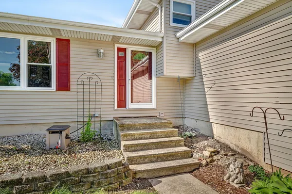 $300,000 | 2062 West Garden Drive, Kankakee, IL 60901