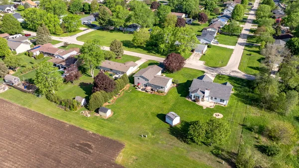 $300,000 | 2062 West Garden Drive, Kankakee, IL 60901