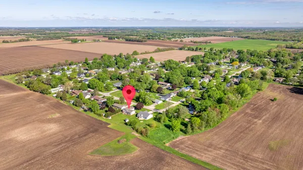 $300,000 | 2062 West Garden Drive, Kankakee, IL 60901