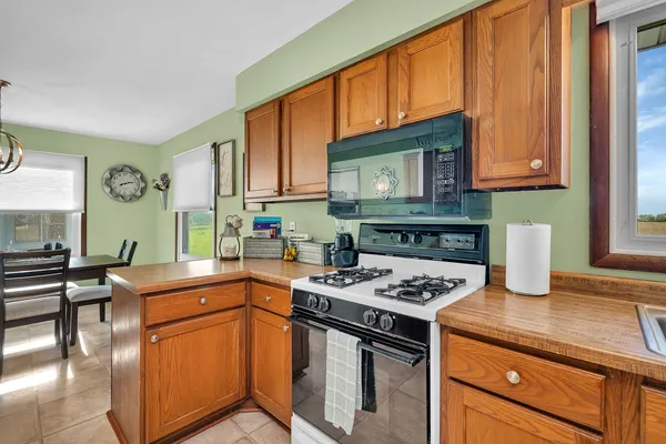 $300,000 | 2062 West Garden Drive, Kankakee, IL 60901