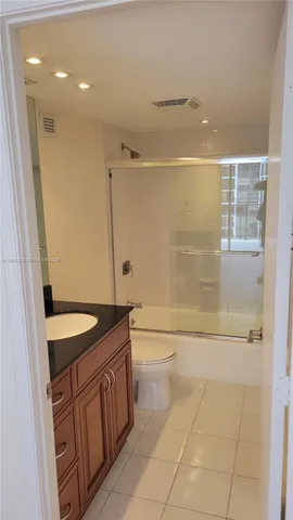 $2,800 | 1901 Brickell Avenue, Unit B805, Miami, FL 33129