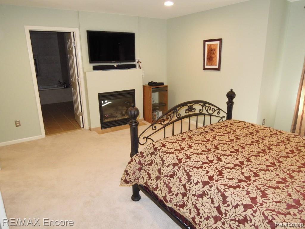 3822 Windingbrook Circle, Unit 8 Rochester Hills, MI 48309 - Photo 28 of 64