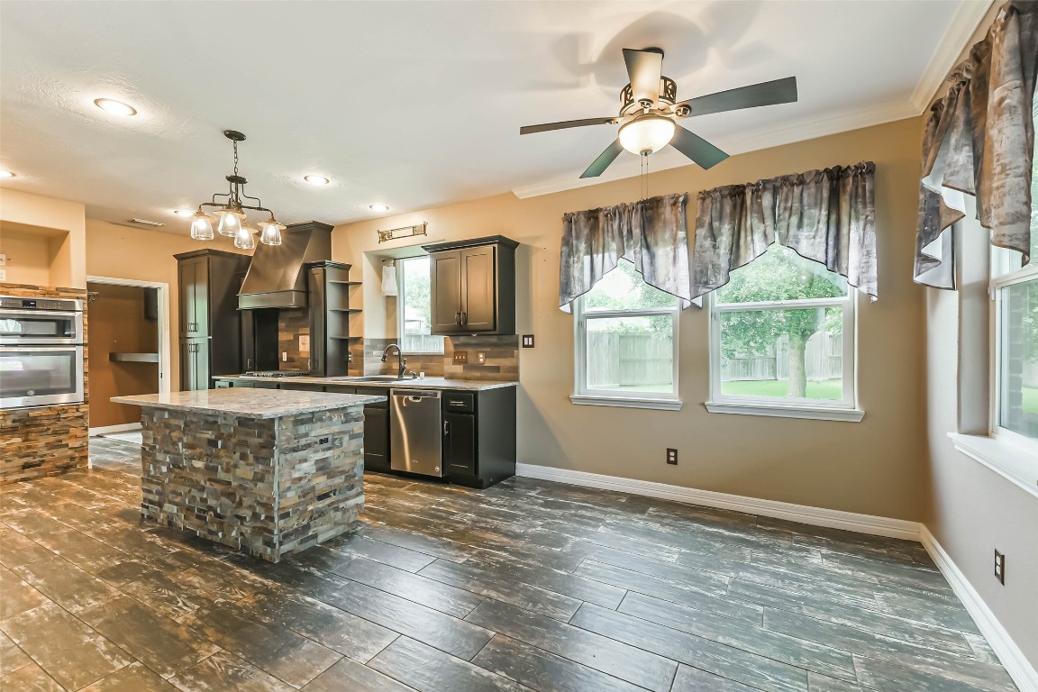 6118 Caroline Green Court Spring, TX 77373 - Photo 12 of 48