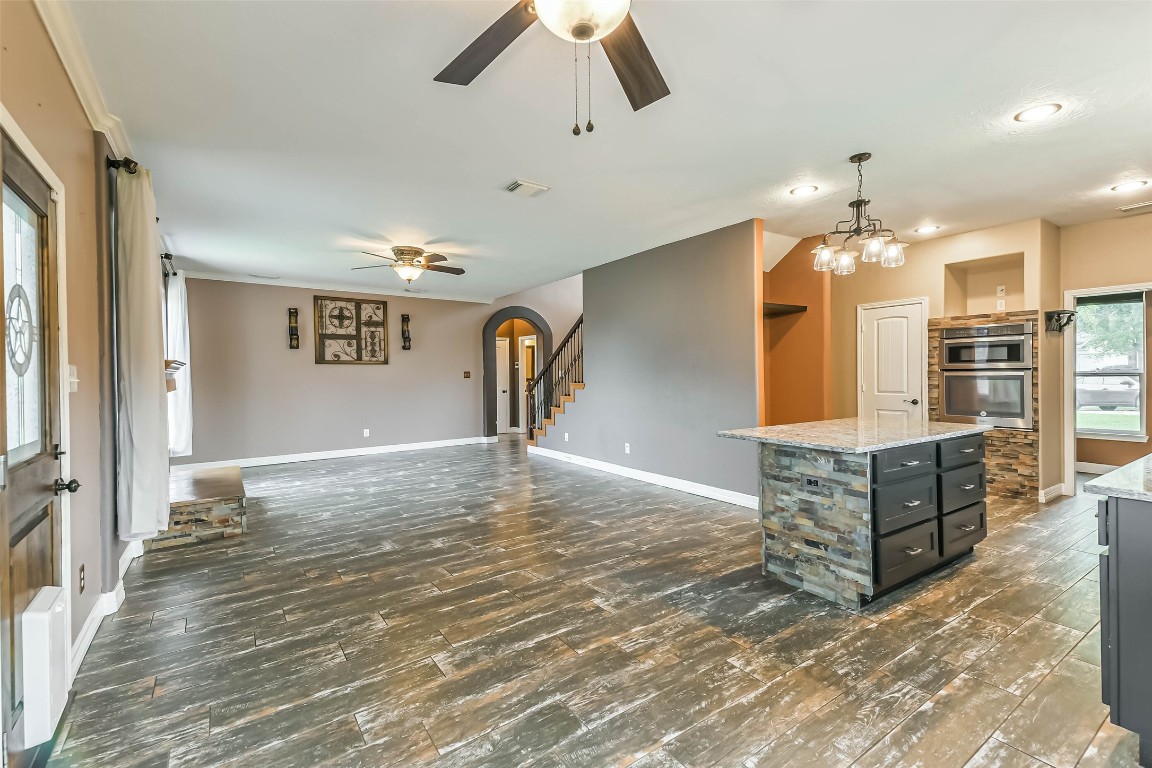 6118 Caroline Green Court Spring, TX 77373 - Photo 14 of 48
