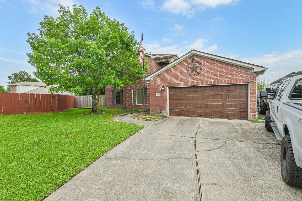 6118 Caroline Green Court Spring, TX 77373 - Photo 2 of 48