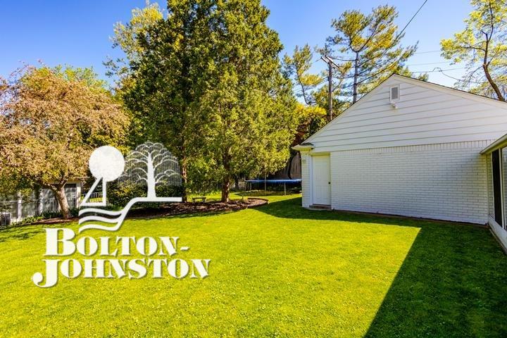 63 Ridge Road Grosse Pointe, MI 48236 - Photo 43 of 50 50041718-42.JPG