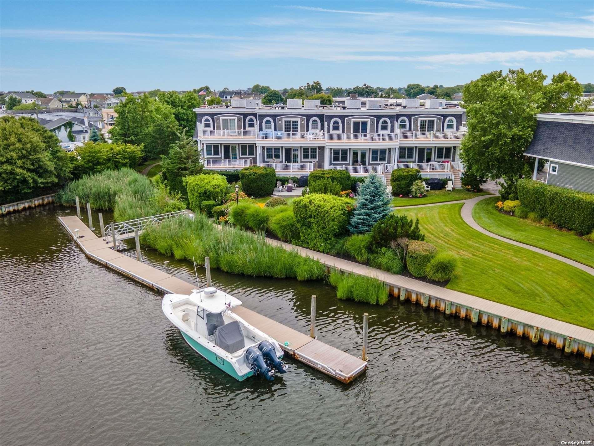 21 Salt Meadow Road, Unit 21 Babylon, NY 11702 - Photo 1 of 1 Gallery Image 1