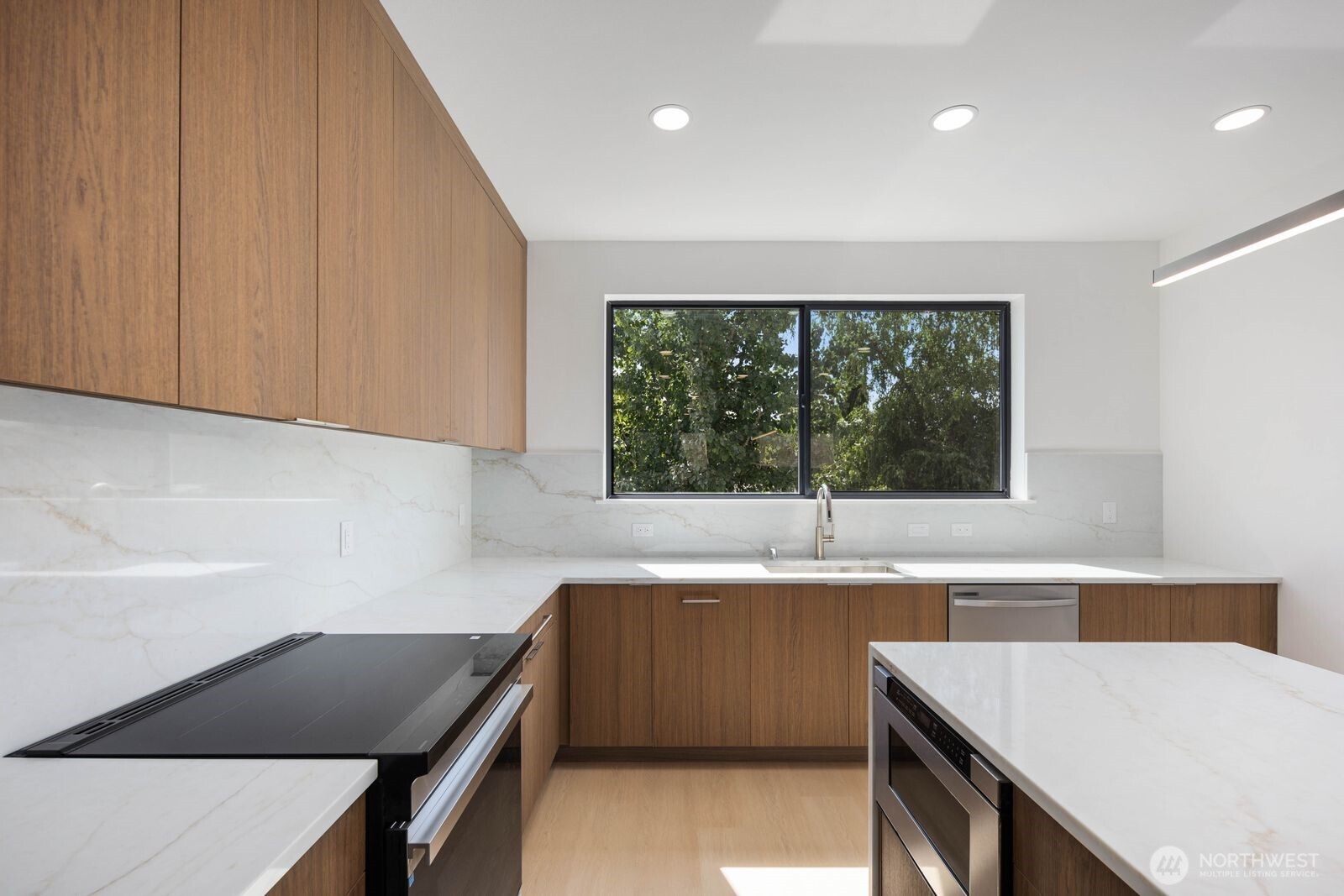 3945 South Morgan Street Seattle, WA 98118 - Photo 11 of 40 Gallery Image 11