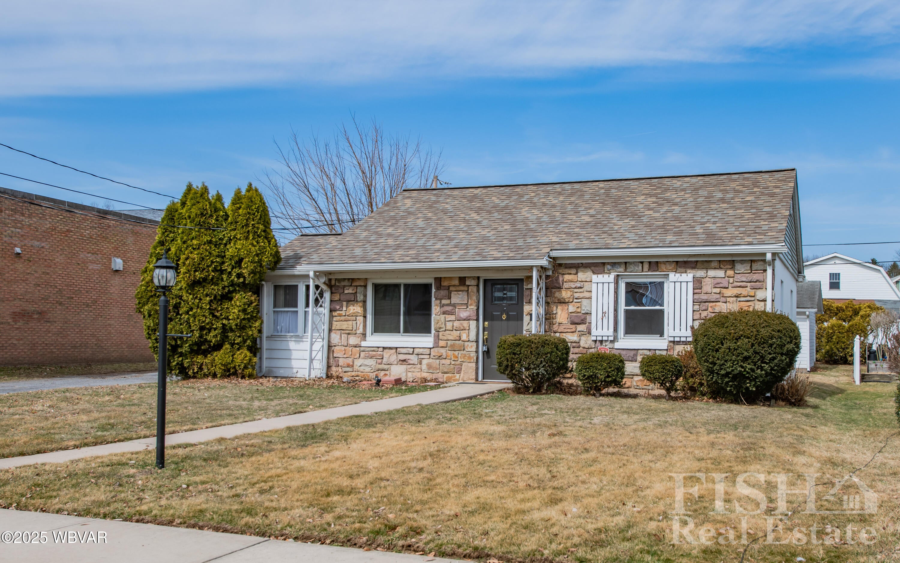 2015 Reed Street Williamsport, PA 17701 - Photo 2 of 18 DSC_4815