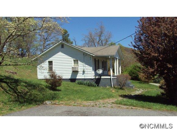 439 Dillard Road Sylva, NC 28779 - Photo 3 of 12 Gallery Image 3