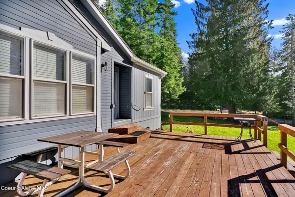 $450,000 | 181 Circle Drive, Hope, ID 83836