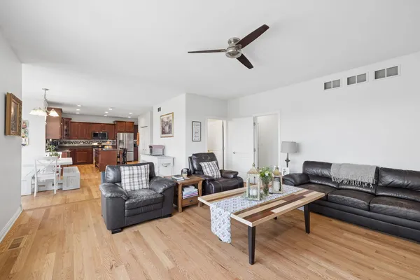 $725,000 | 2067 Edgeview Drive, New Lenox, IL 60451