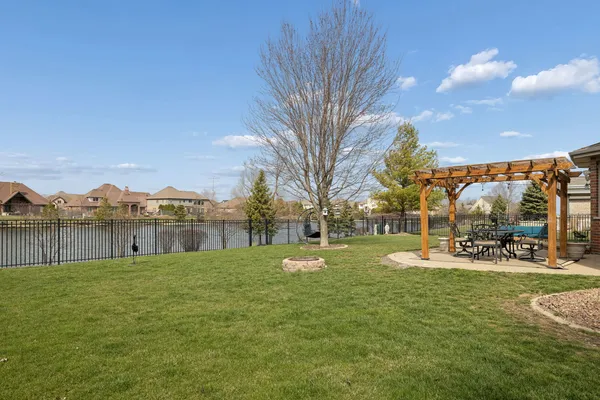 $725,000 | 2067 Edgeview Drive, New Lenox, IL 60451