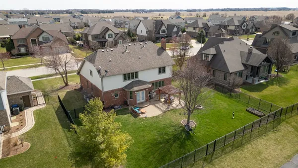 $725,000 | 2067 Edgeview Drive, New Lenox, IL 60451