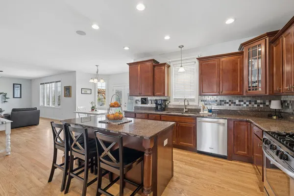 $725,000 | 2067 Edgeview Drive, New Lenox, IL 60451