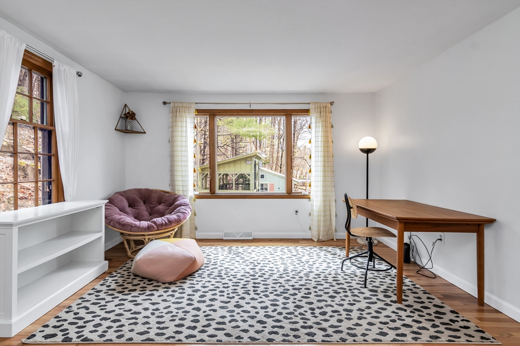 21 Heather Road Dracut, MA 01826 - Photo 4 of 40