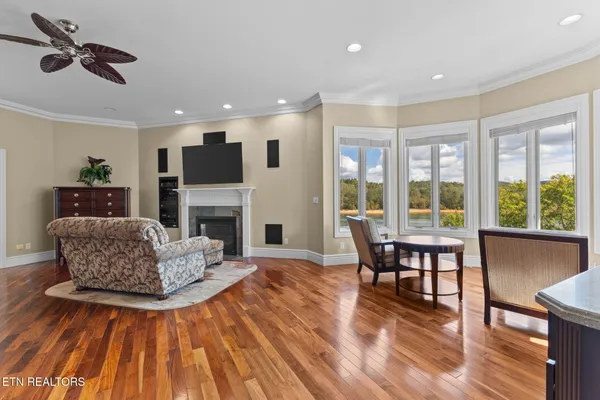 $5,747,000 | 643 Crown Pointe Road, La Follette, TN 37766