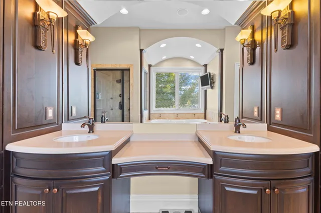 $5,747,000 | 643 Crown Pointe Road, La Follette, TN 37766