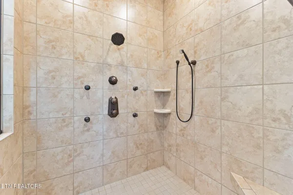 $5,747,000 | 643 Crown Pointe Road, La Follette, TN 37766