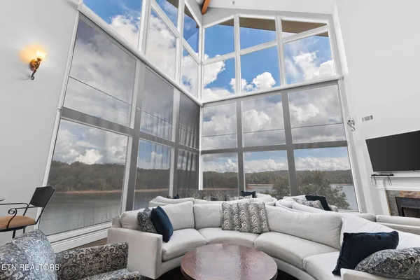$5,747,000 | 643 Crown Pointe Road, La Follette, TN 37766