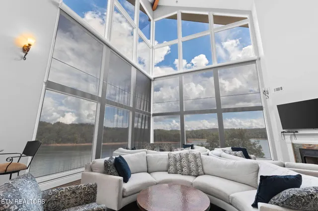 $5,747,000 | 643 Crown Pointe Road, La Follette, TN 37766