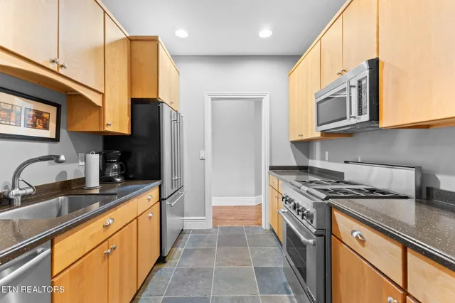 $5,747,000 | 643 Crown Pointe Road, La Follette, TN 37766