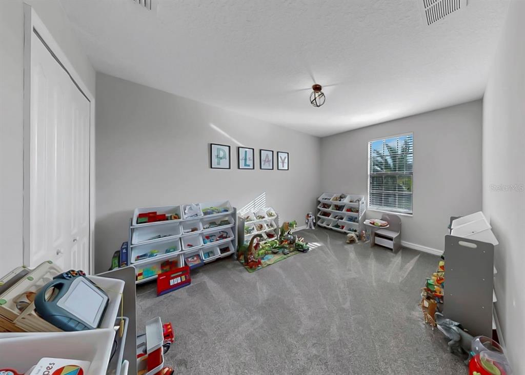 10136 Newminster Loop Ruskin, FL 33573 - Photo 17 of 64