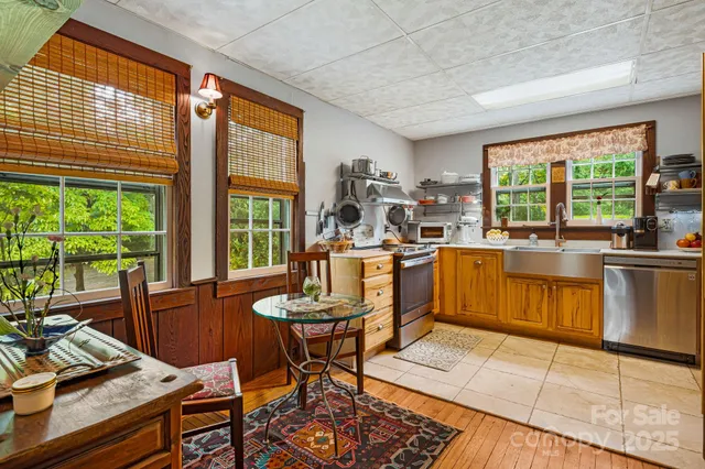 $1,600,000 | 1186 Old US Highway 70, Black Mountain, NC 28711