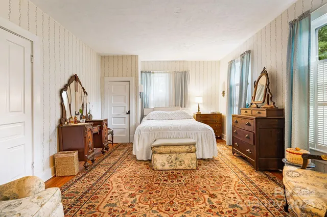 $1,600,000 | 1186 Old US Highway 70, Black Mountain, NC 28711