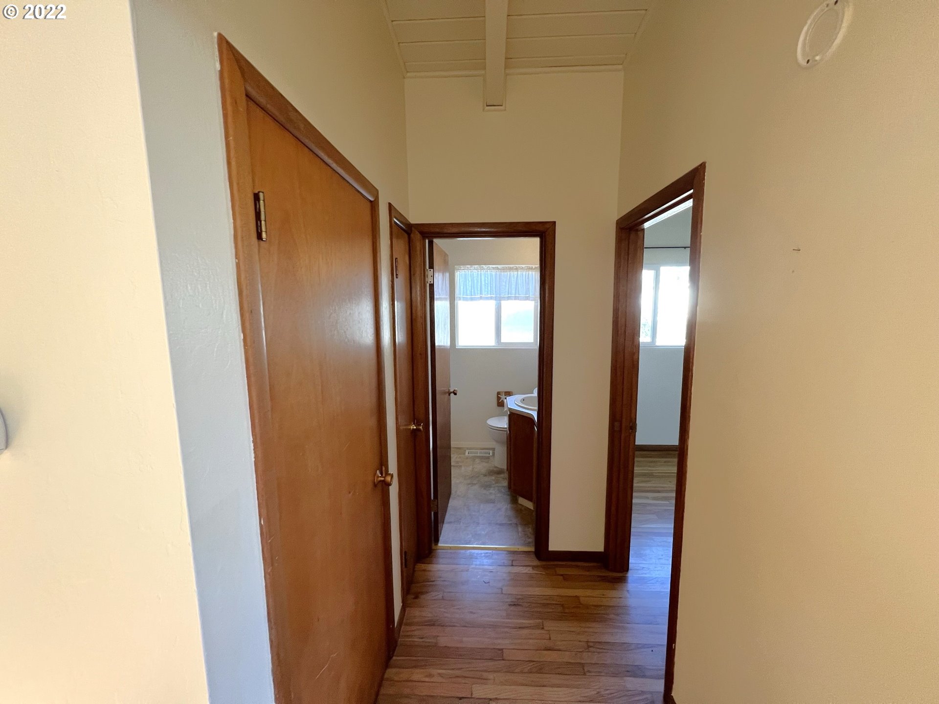 104 Tanbark Road Brookings, OR 97415 - Photo 26 of 32 Hallway