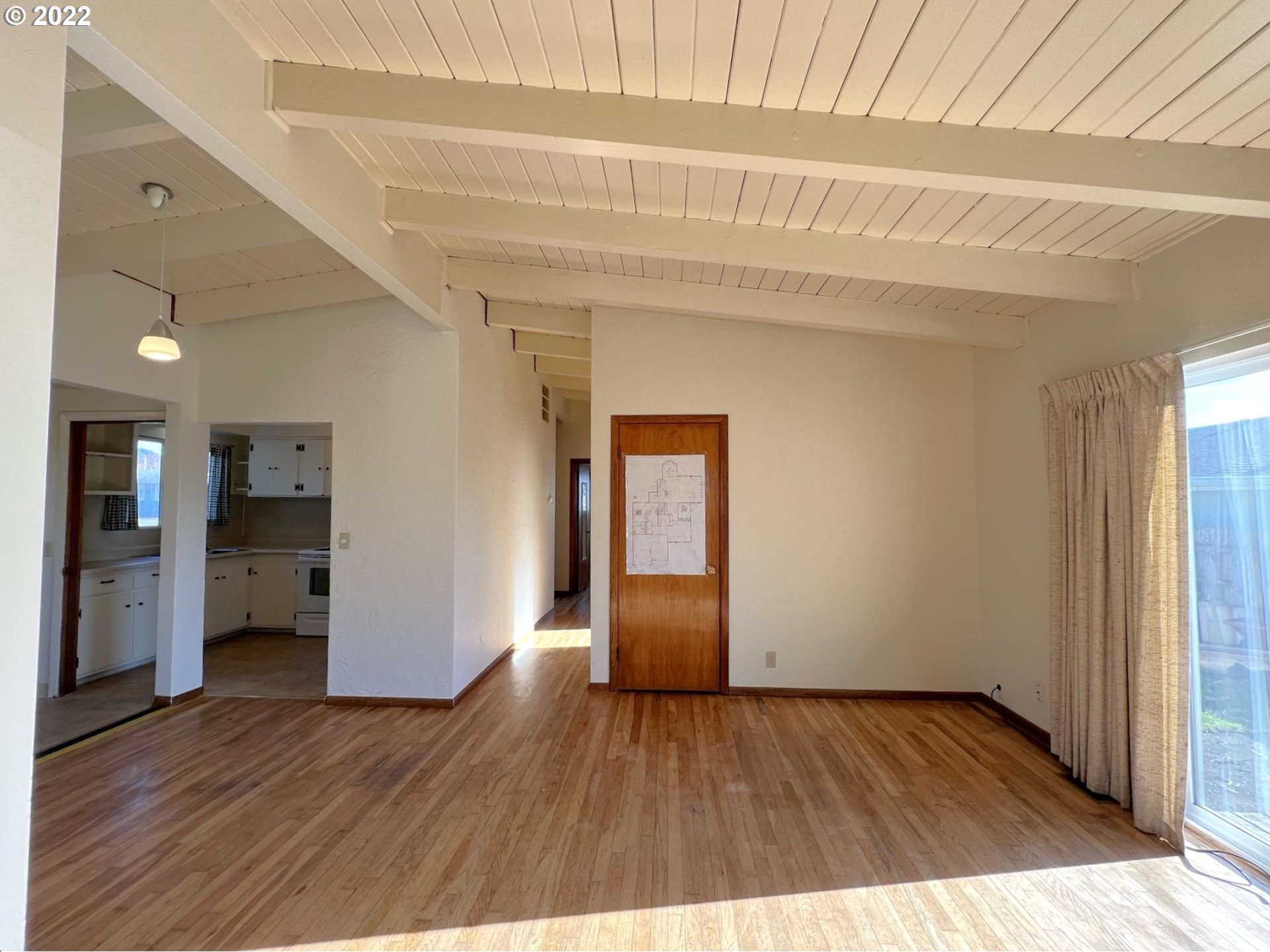 104 Tanbark Road Brookings, OR 97415 - Photo 9 of 32 Living Room