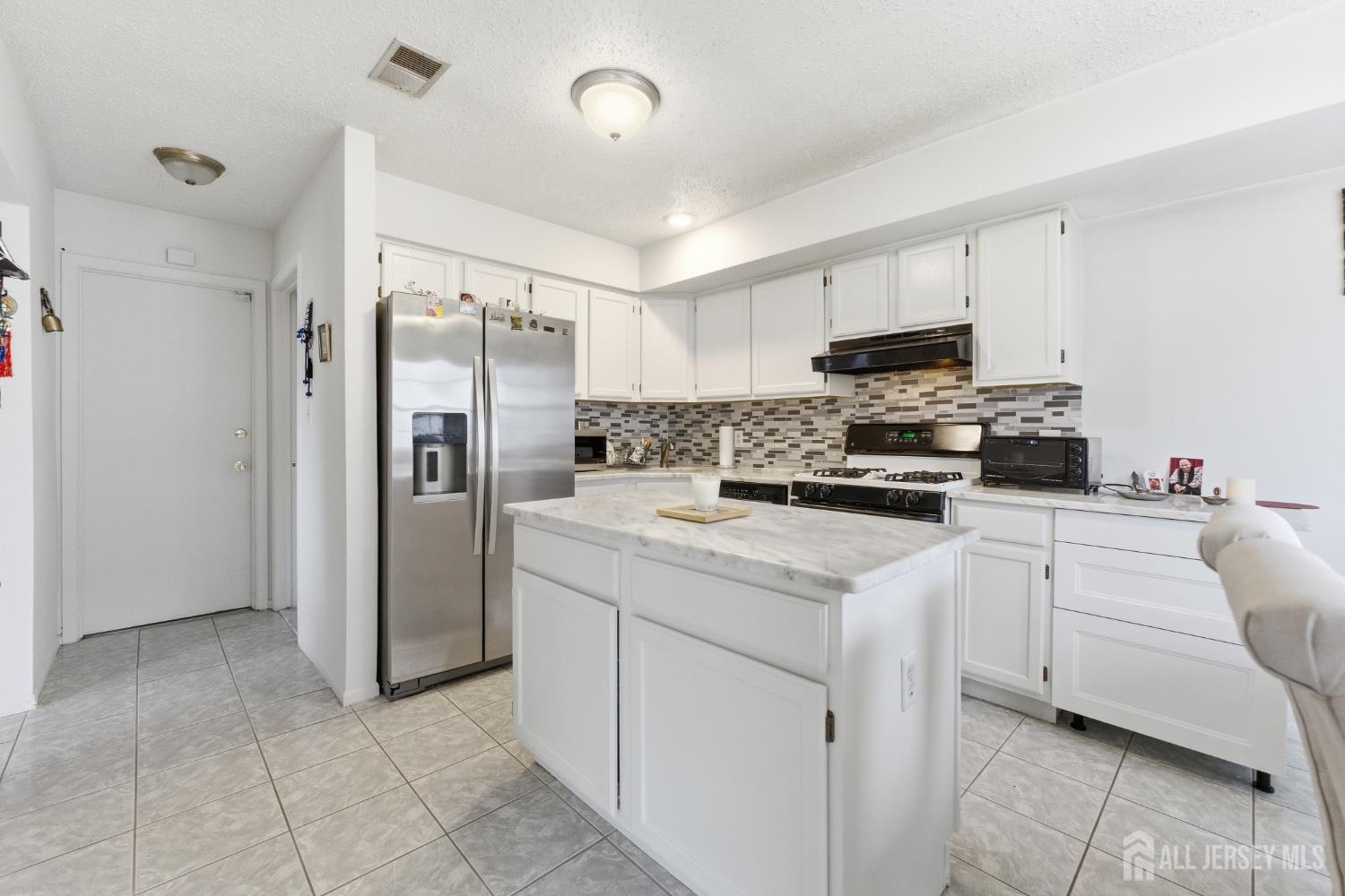 253 Nebula Road Piscataway, NJ 08854 - Photo 16 of 38