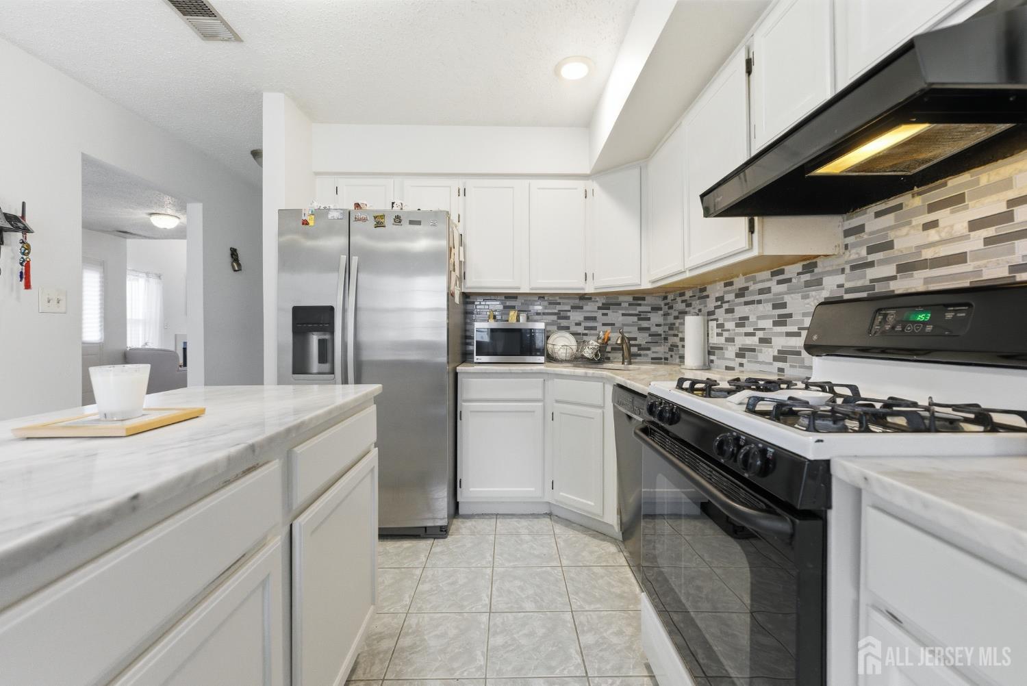 253 Nebula Road Piscataway, NJ 08854 - Photo 21 of 38