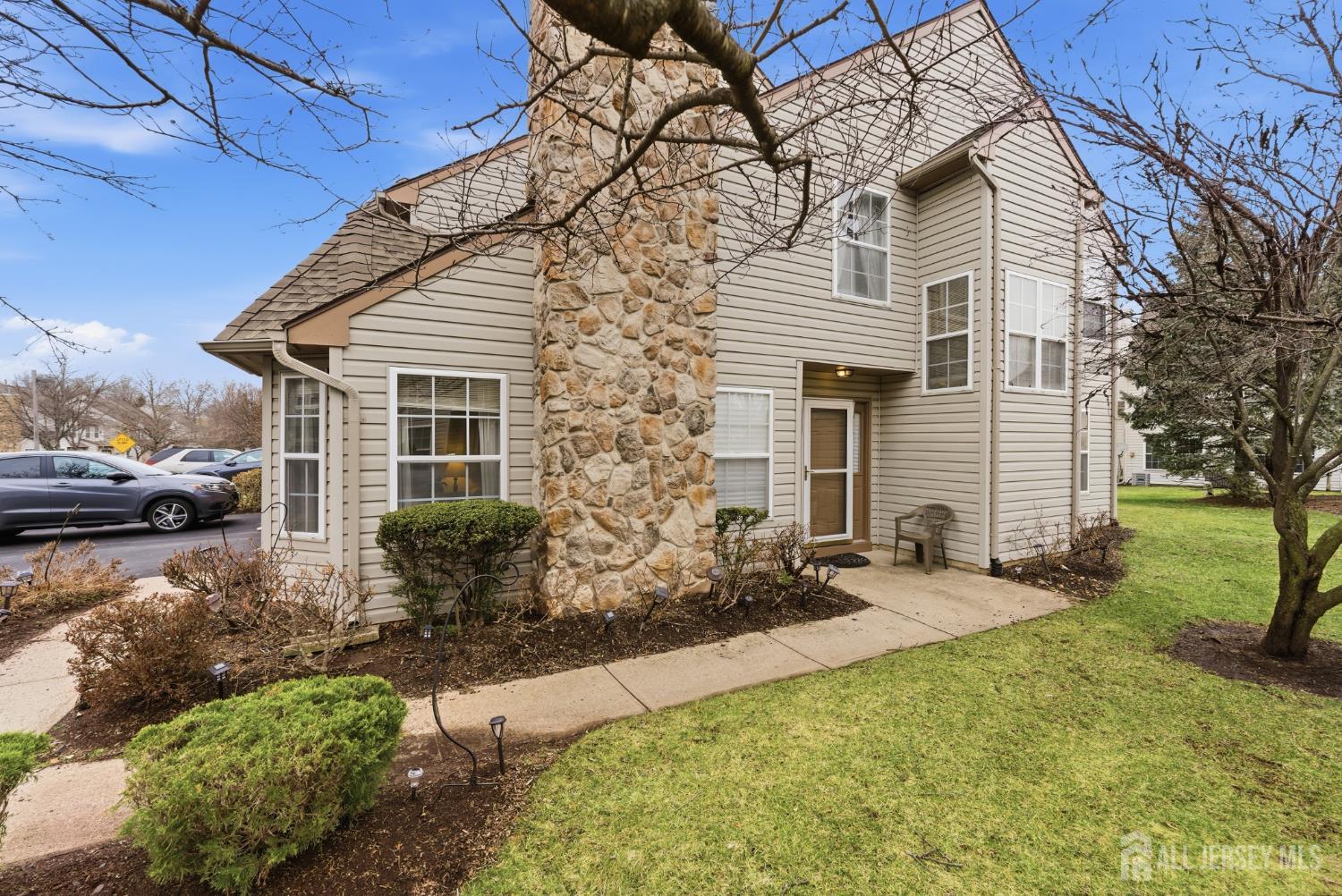 253 Nebula Road Piscataway, NJ 08854 - Photo 3 of 38