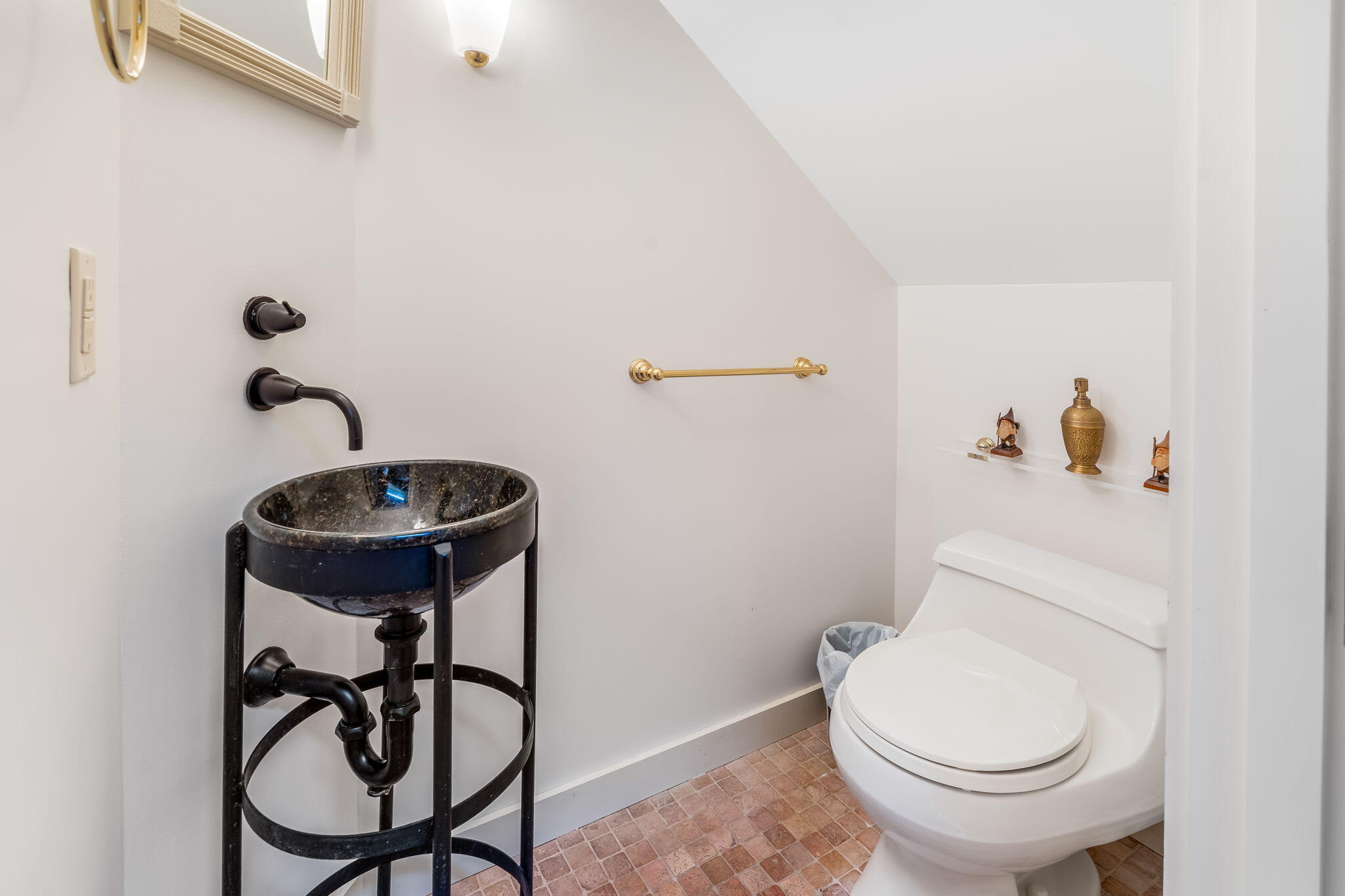 31 Harbor Road Brooksville, ME 04617 - Photo 84 of 126 1/2 Personal Bathroom for BDRM 4