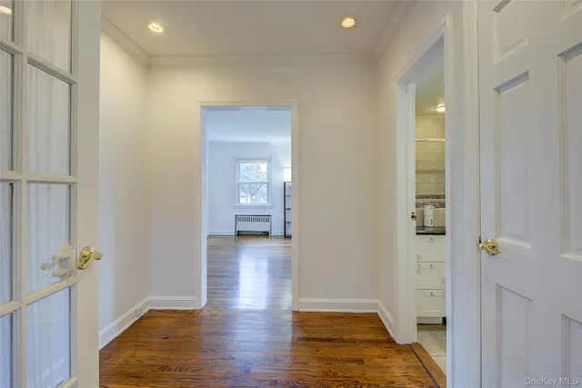 $849,000 | 515 South 10th Street, New Hyde Park, NY 11040