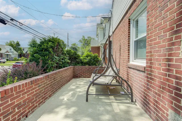 $849,000 | 515 South 10th Street, New Hyde Park, NY 11040