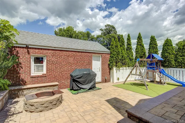 $849,000 | 515 South 10th Street, New Hyde Park, NY 11040