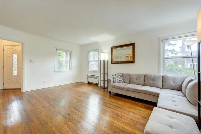 $849,000 | 515 South 10th Street, New Hyde Park, NY 11040